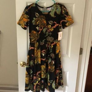 NWT LuLaRoe Amelia!!! Black with a pattern!